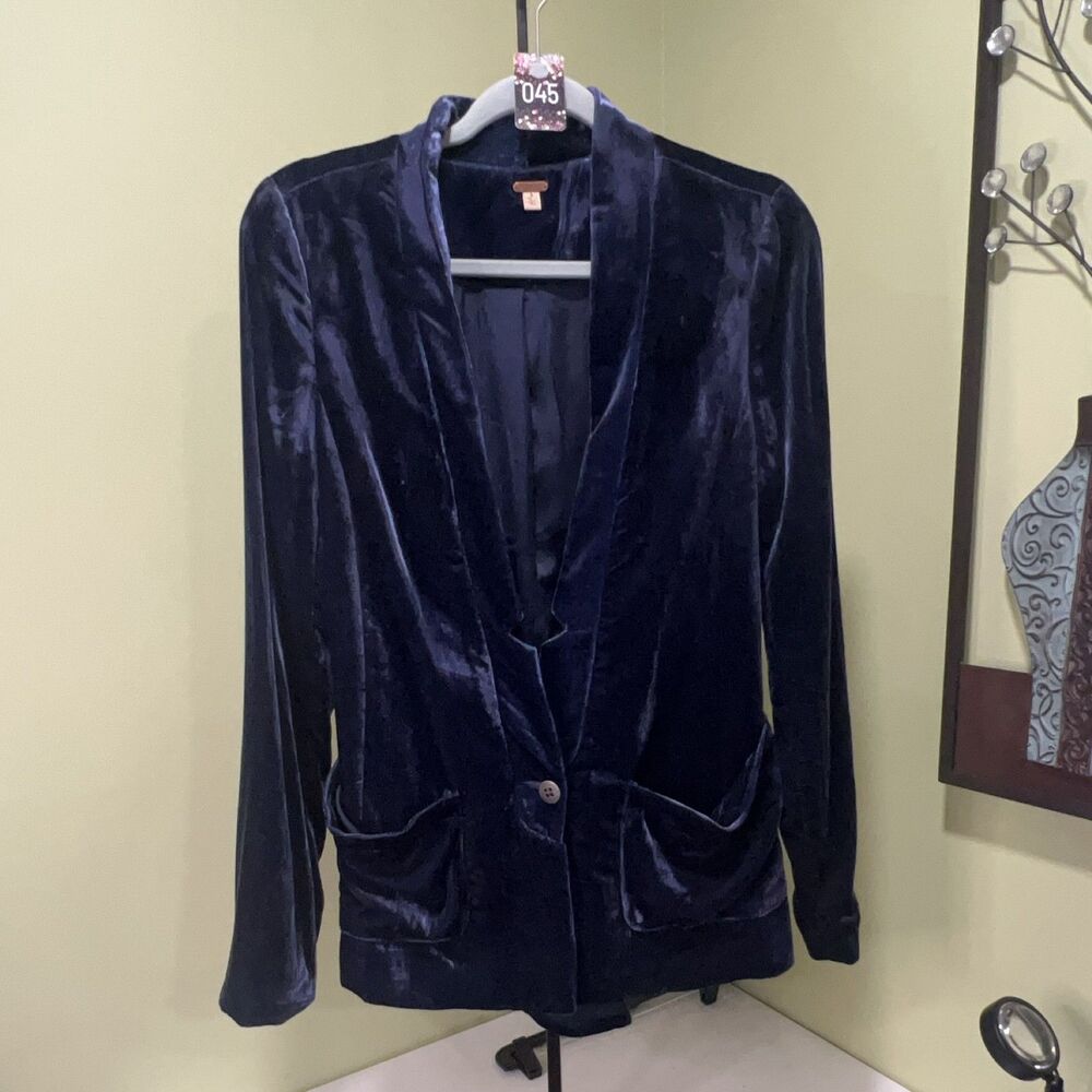 Free People Women's Blue Velvet Blazer Size S Ruched Back Button Front Lined